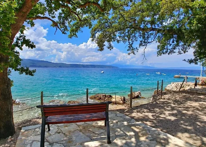 Villa Romantic Stone With Pool And Waterfall, In A Quiet Area - By Traveler Tourist Agency Id 2162 Garica