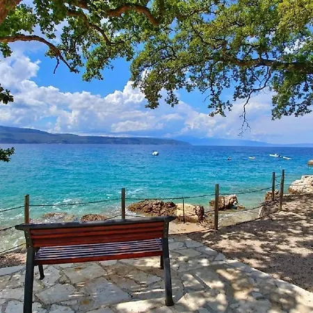 Βίλα Romantic Stone With Pool And Waterfall, In A Quiet Area - By Traveler Tourist Agency Id 2162 Garica